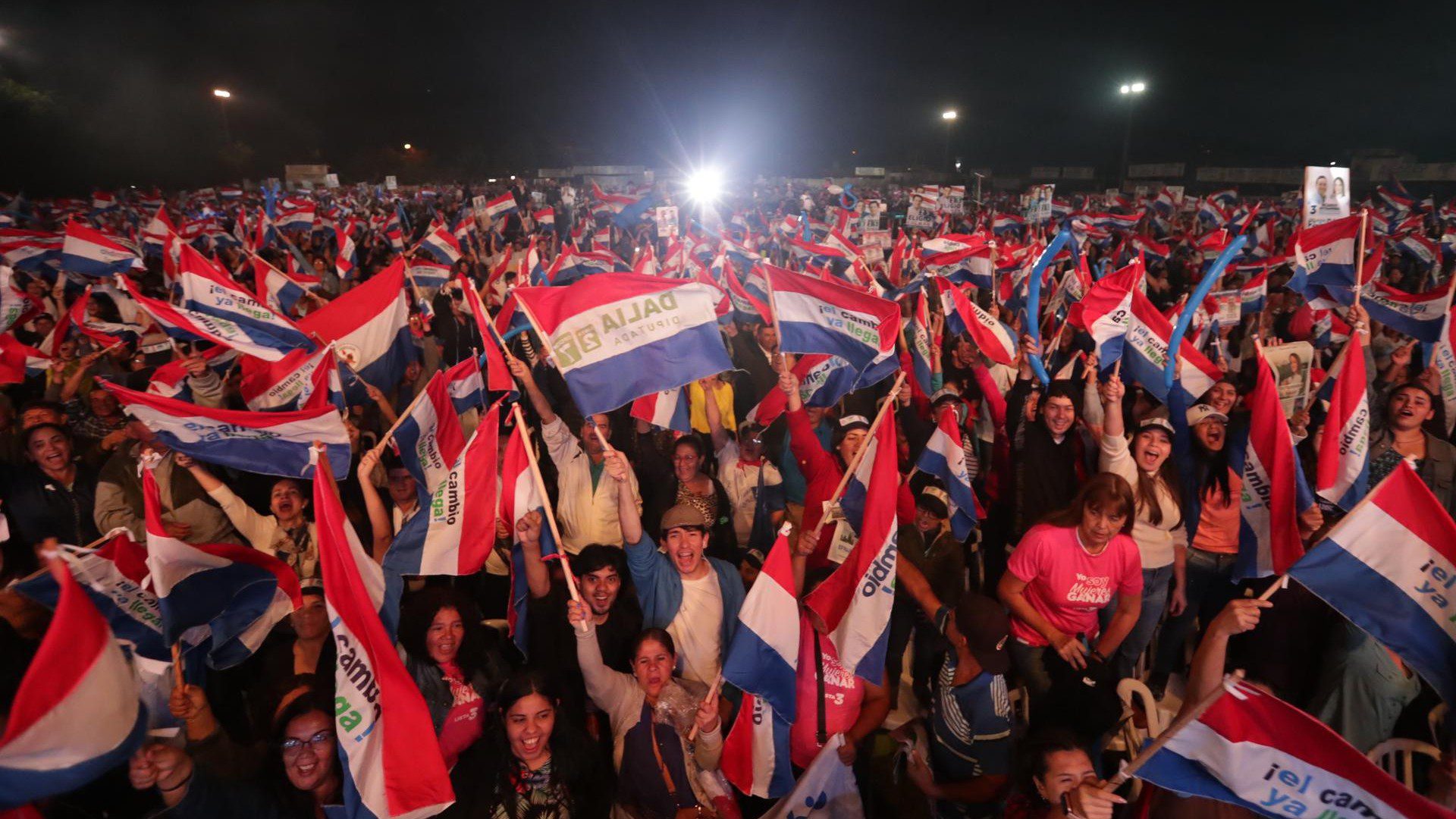 ASUNCIÓN (PARAGUAY), 01/05/2023.- Ciudadanos inconformes con el resultado de las elecciones presidenciales de ayer en Paraguay - EFE