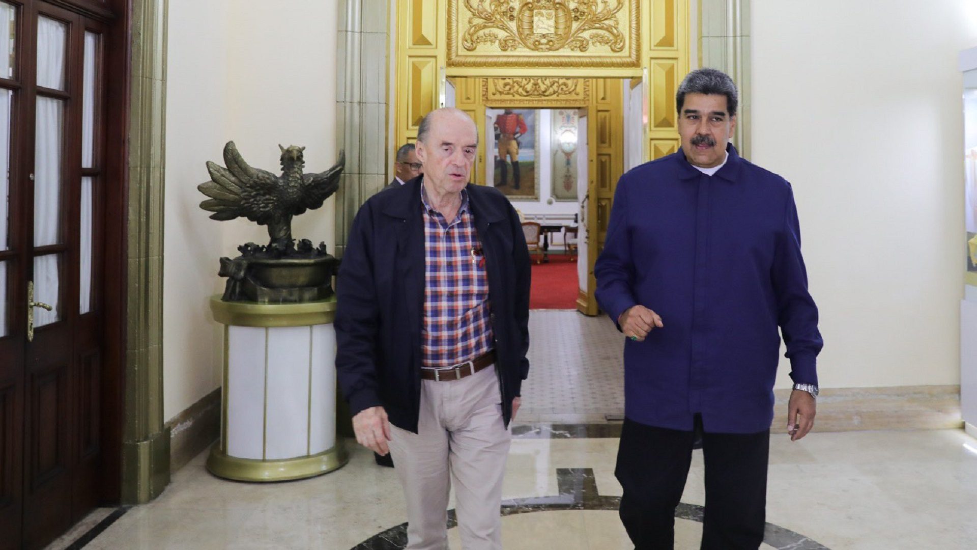 Canciller Álvaro Leyva y Nicolás Maduro