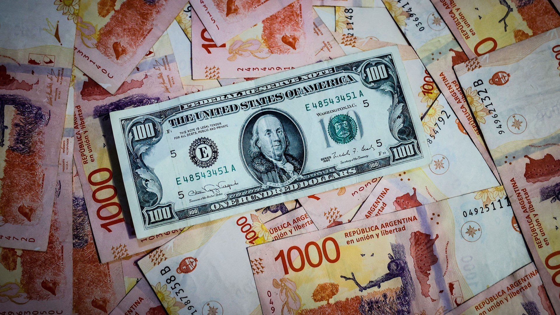 Dolarización en Argentina (EFE)