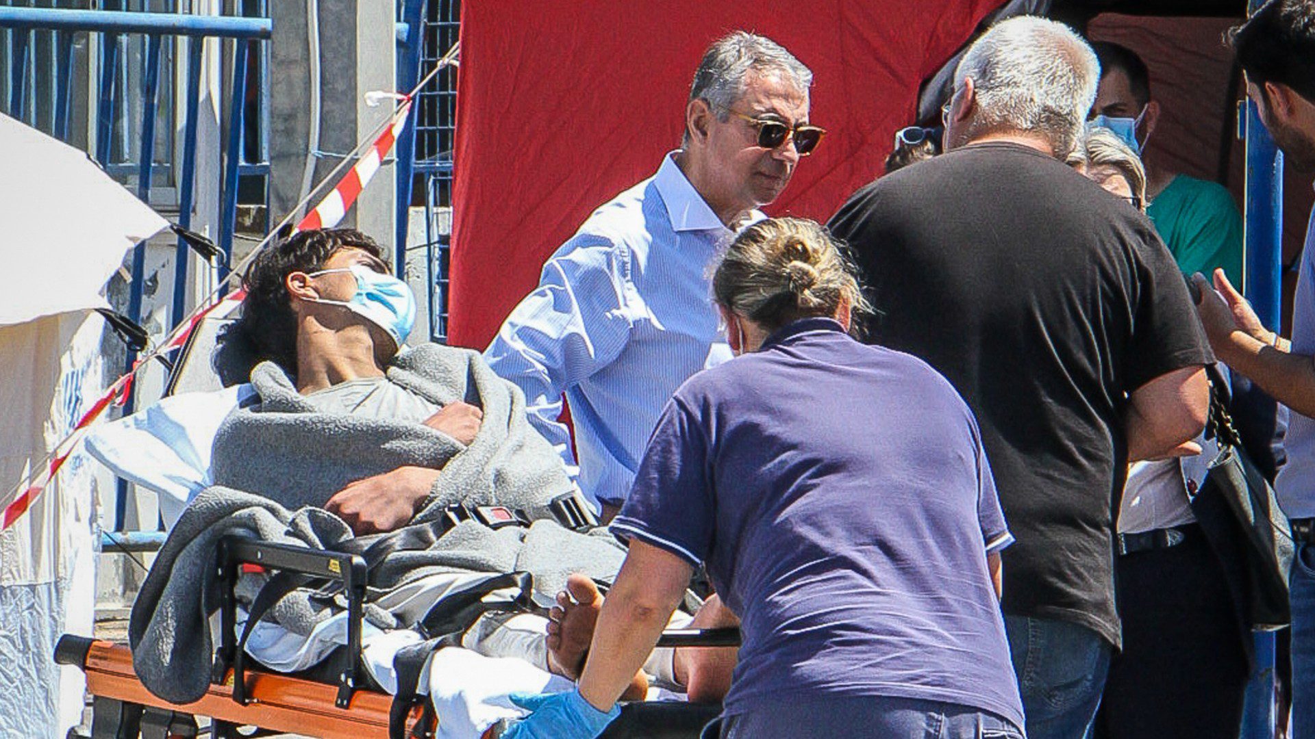 Migrante rescatada tras naufragio en Grecia (AFP)