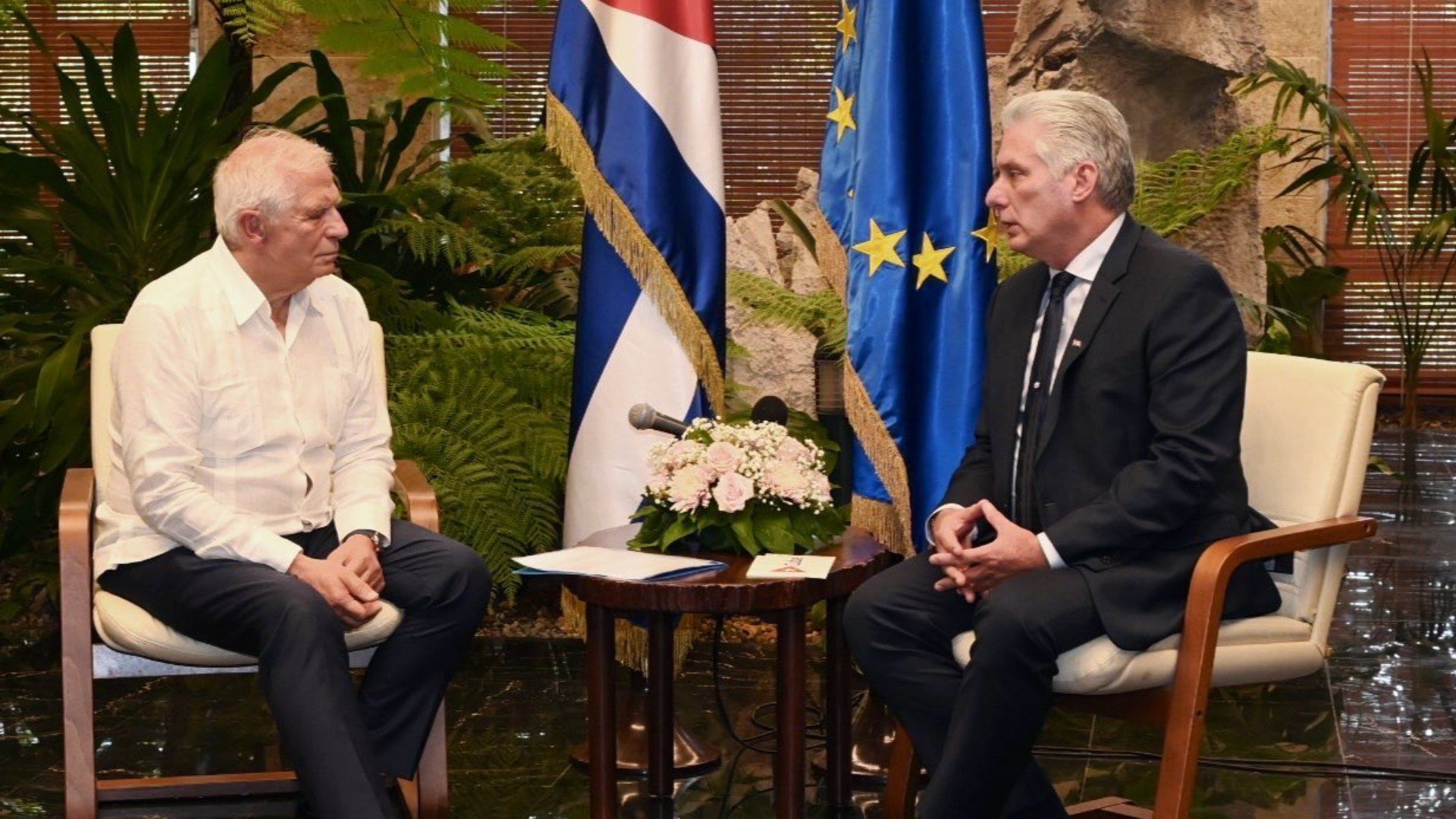 Josep Borrell y Miguel Díaz-Canel | Foto Twitter: @JosepBorrellF