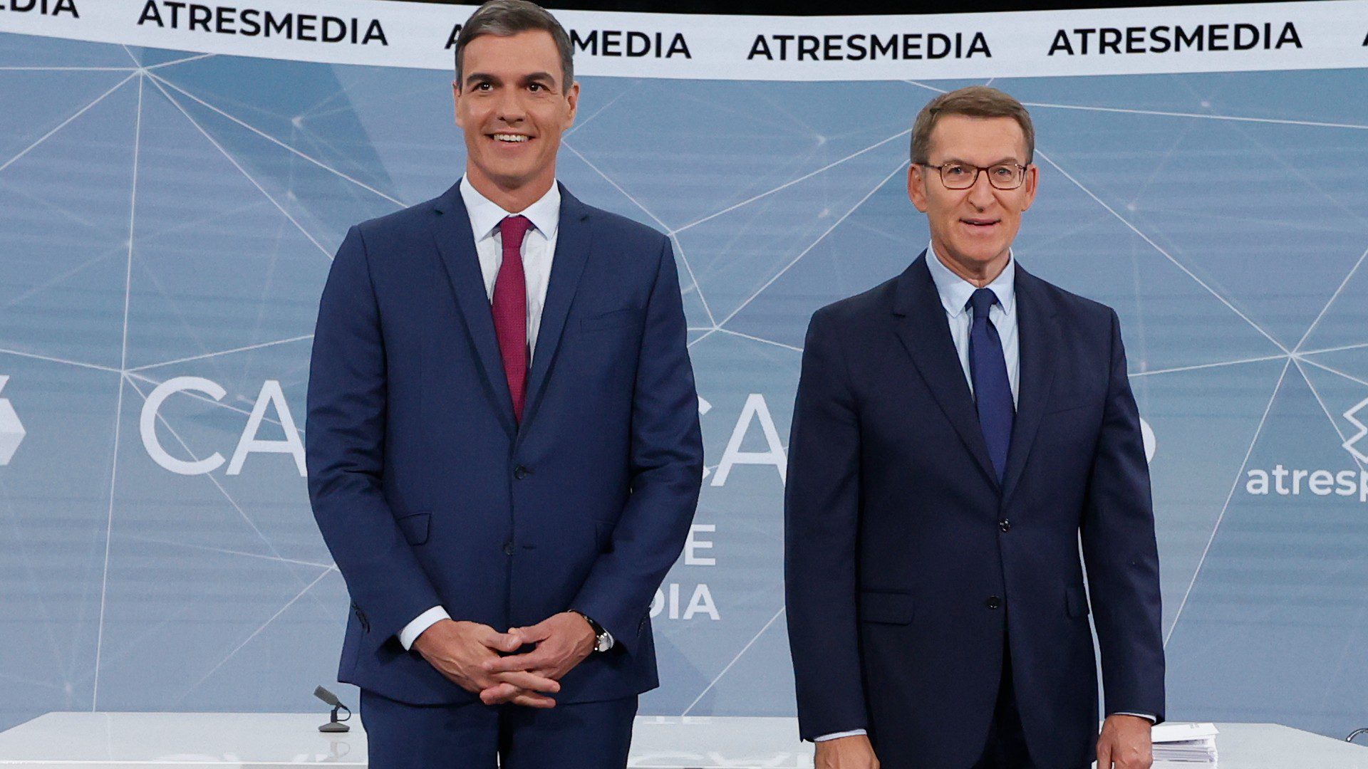 Pedro Sánchez, presidente del Gobierno de España y Alberto Núñez Feijóo, líder del Partido Popular - Foto: EFE