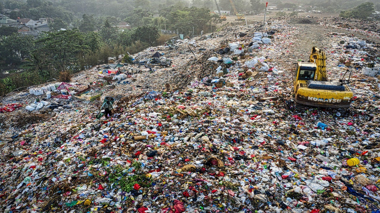 Mal manejo de basuras en Bogotá es la tercera causa de emisiones ...