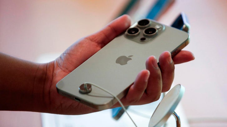 El 29 de septiembre será el primer lanzamiento del iPhone 15 en colombia - Foto EFE