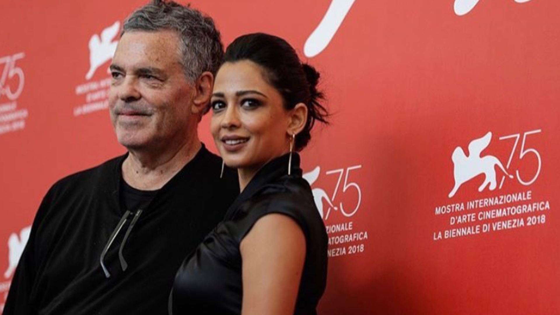 Actriz Maisa Abdel Hadi junto al director israelí Amos Gitai - Foto: Instagram @maisaabdelhadi