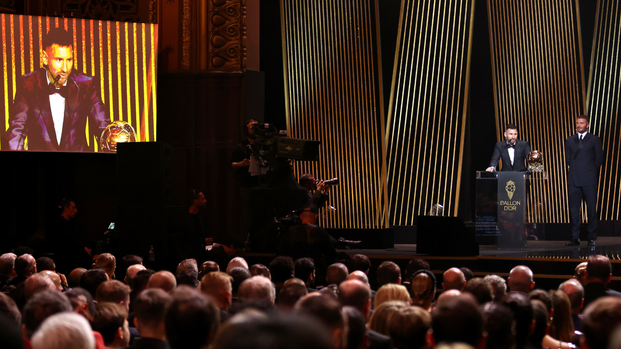 „Die Wahl ist ein Witz“: Deutschlands gemeinsamer Weltmeister kritisiert die Organisation Ballon d’Or für die Auszeichnung von Messi „Die Wahl ist ein Witz“: Deutschlands gemeinsamer Weltmeister kritisiert die Organisation Ballon d’Or für die Auszeichnung von Messi