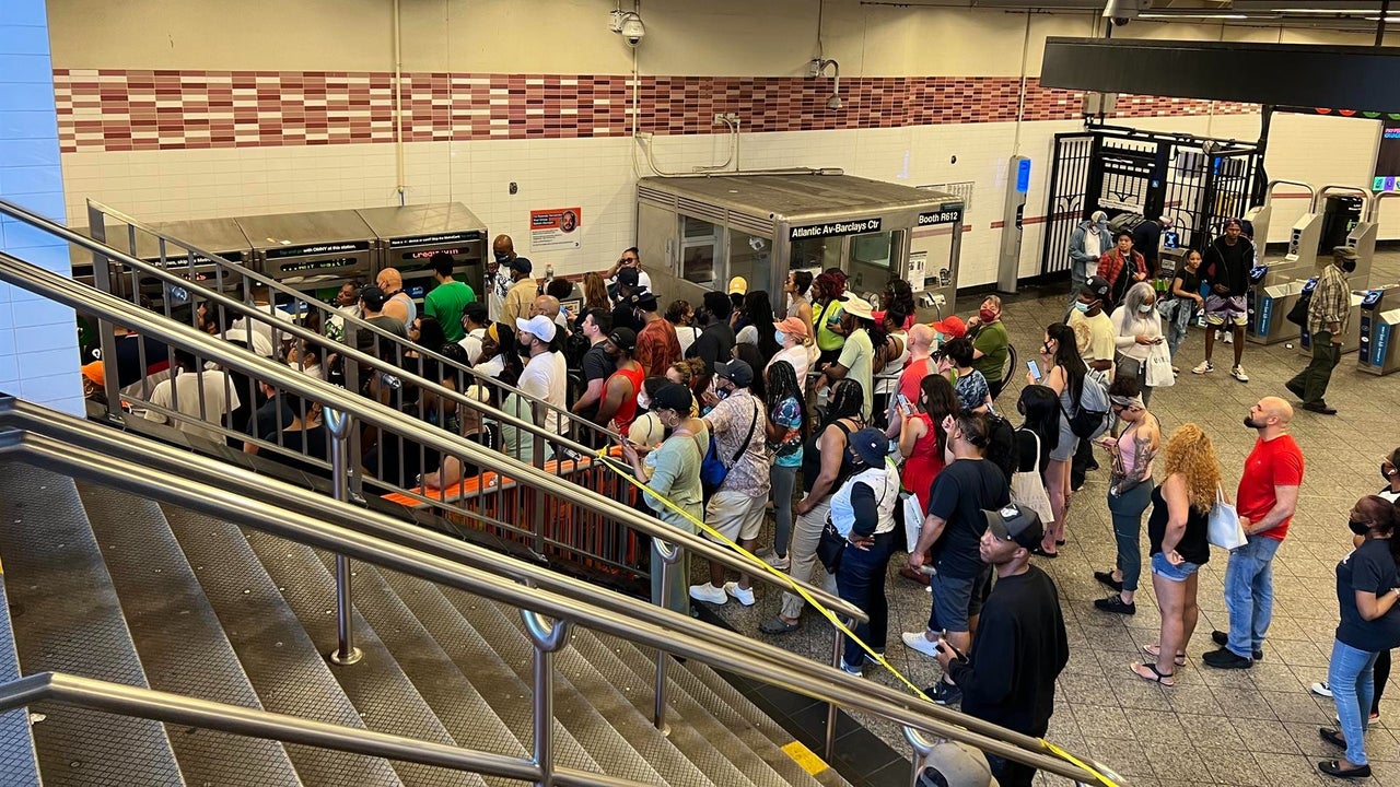 Al menos 24 heridos tras el choque de dos trenes en el metro de Nueva