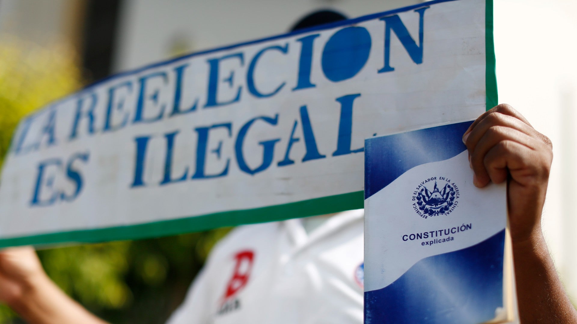 Salvadoreños protestando (EFE)