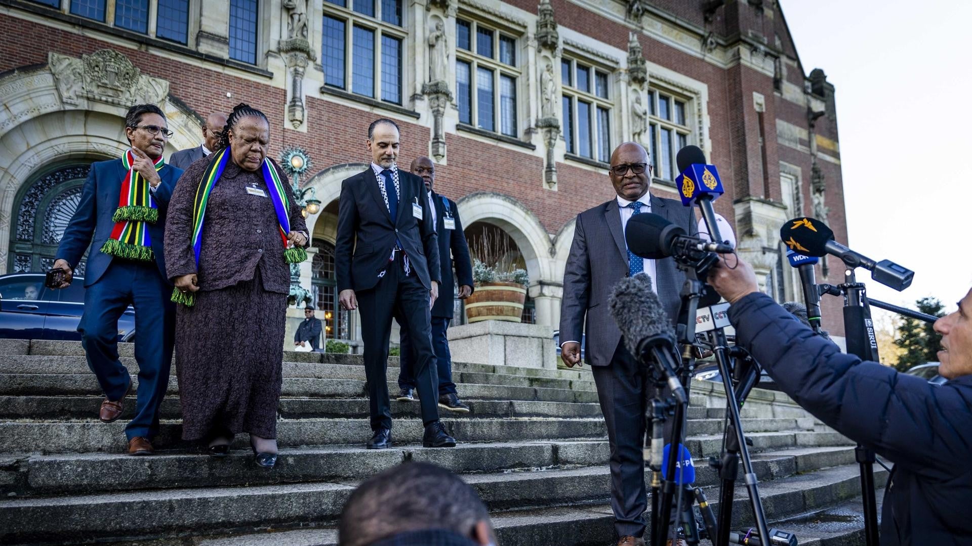 Funcionarios de Sudáfrica hablan sobre la demanda contra Israel en la Corte Internacional de Justicia (EFE)