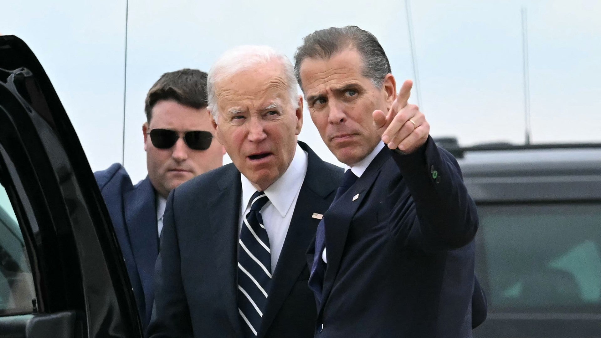 Joe Biden y su hijo Hunter Biden (AFP)