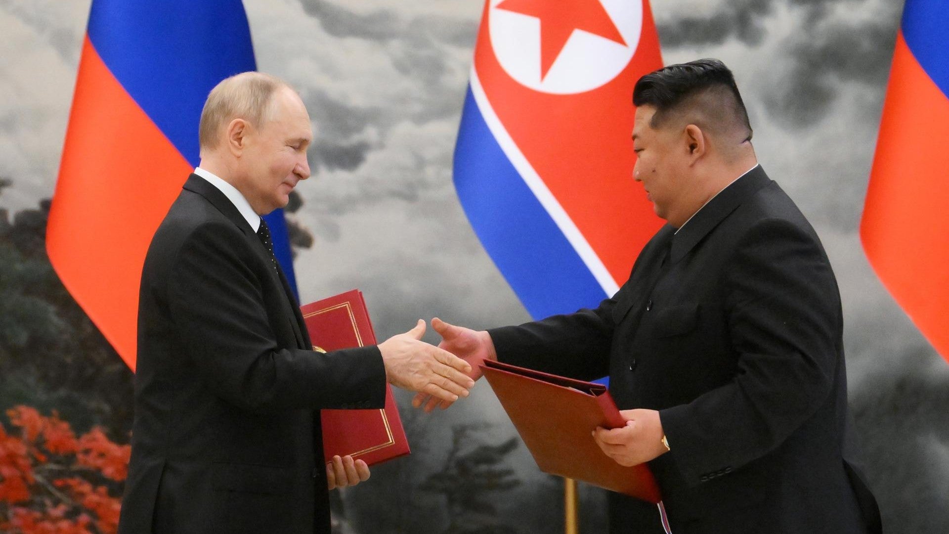 El dirigente de Corea del Norte, Kim Jong Un, y el presidente ruso, Vladimir Putin. (EFE)