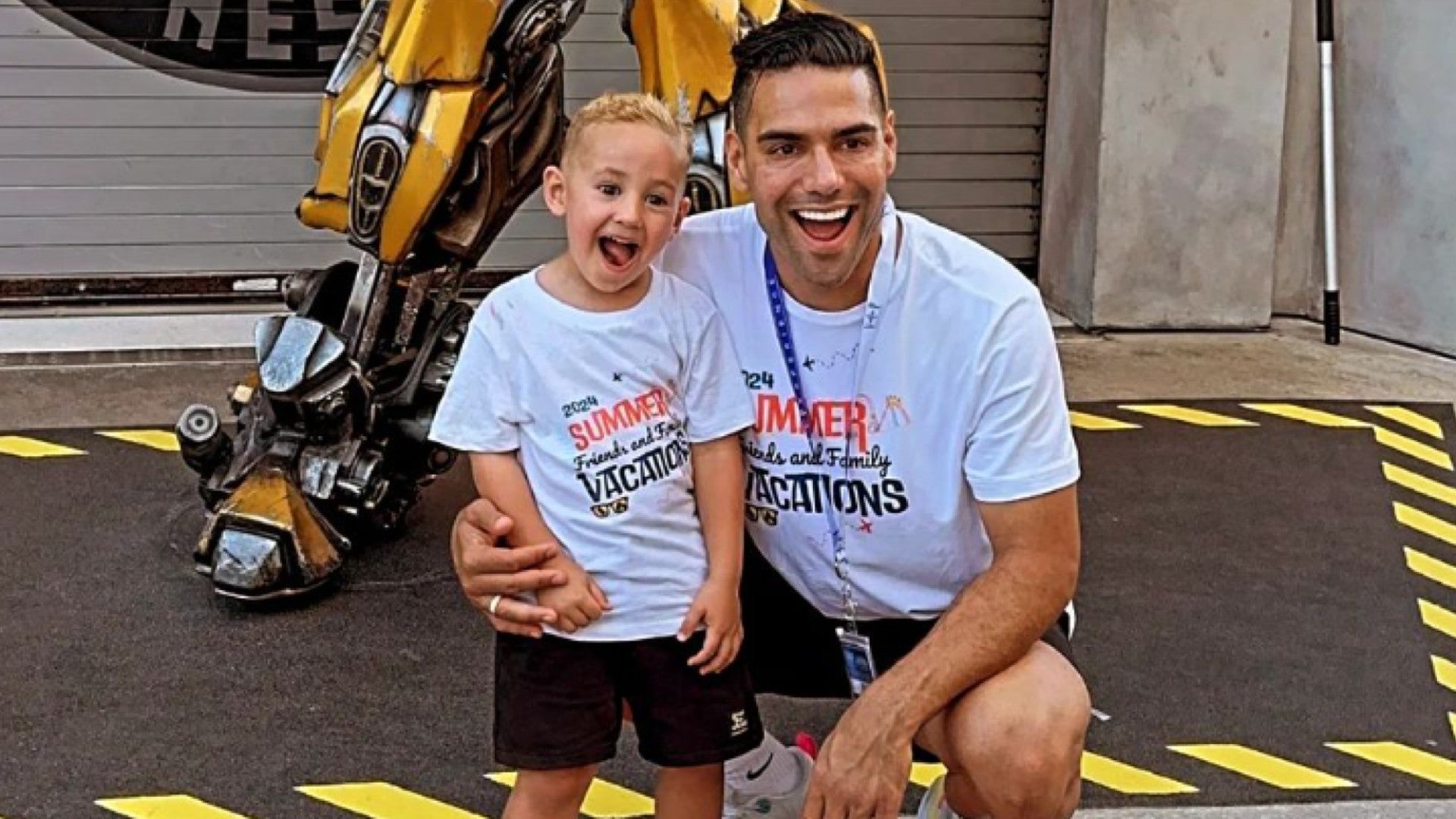 FalcaoYSuHijoJediIG Radamel Falcao García y su hijo Jedi / FOTO: Instagram @Falcao