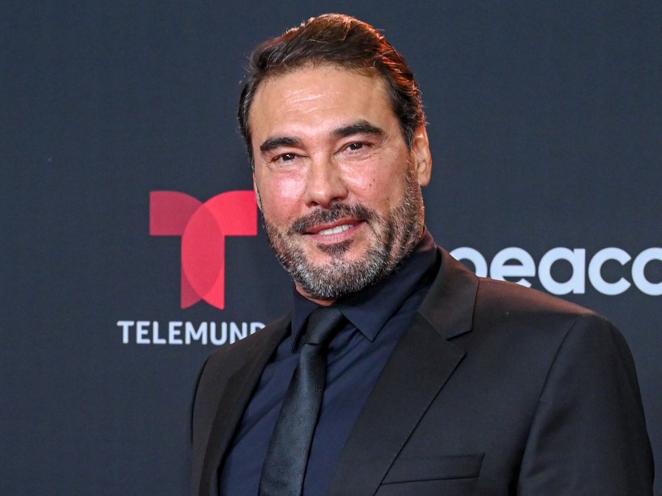 Actor mexicano Eduardo Yáñez en el ojo del huracán por quitarle el celular  a una periodista durante una alfombra roja | NTN24.COM