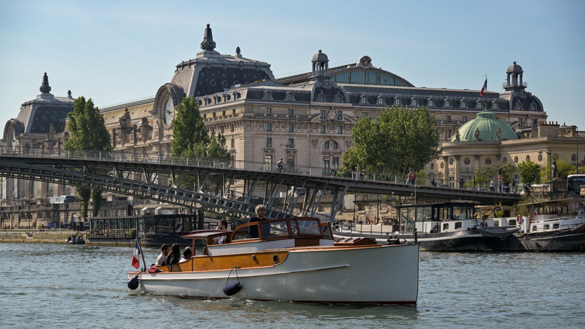Servicio de taxis sobre el río Sena en París - Foto AFP