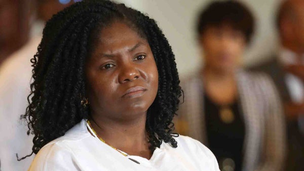 Atacan con arma de fuego el esquema de seguridad de vicepresidenta colombiana Francia Márquez en Cauca