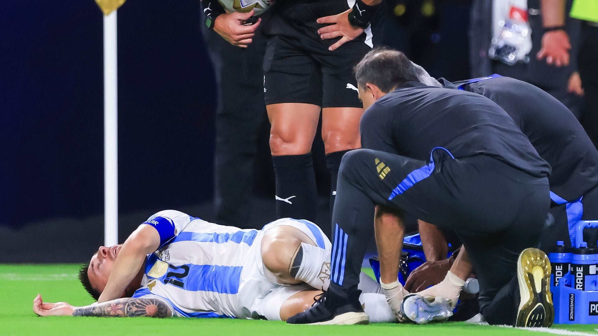 Lionel Messi, futbolista argentino y staff médico de la Selección Argentina - Foto: EFE Lionel Messi, futbolista argentino y staff médico de la Selección Argentina - Foto: EFE