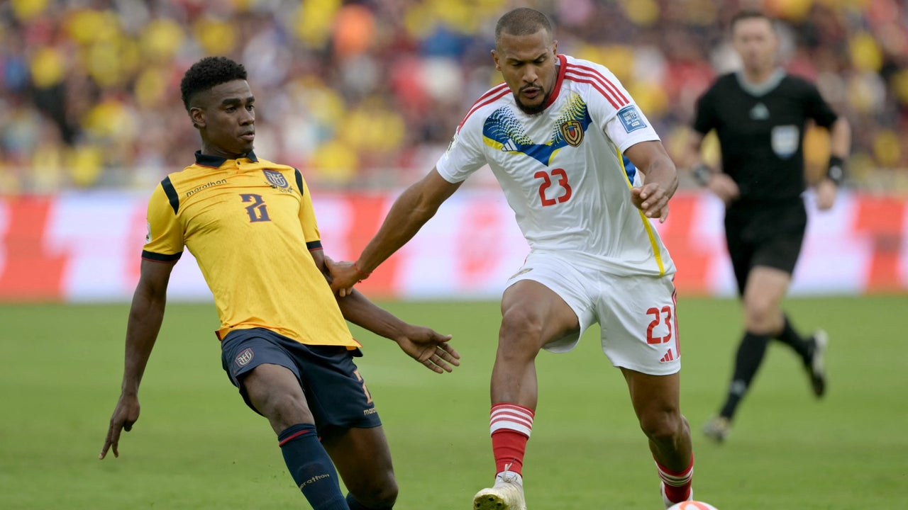 Ice Cream Cart Steals the Spotlight at Ecuador vs. Venezuela South American Qualifiers Match