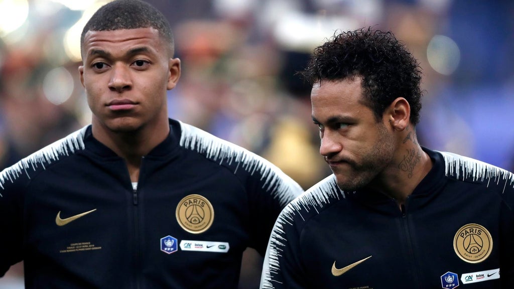 Los futbolistas más caros de la historia, Neymar y Kylian Mbappé. (EFE)