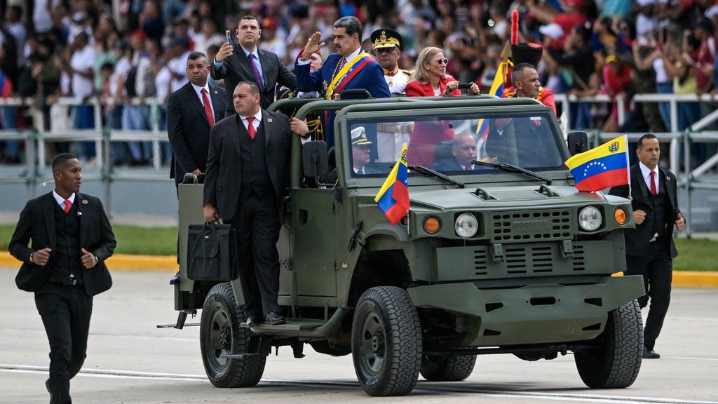 Maduro en el desfile del 5Jul - AFP