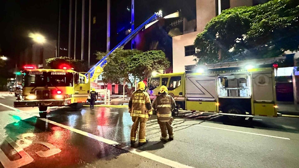 Incendio en Clínica Fundadores de Medellín - Foto por Dagrd