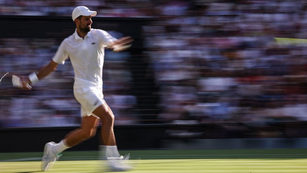 Novak Djokovic durante su juego con Jannik Sinner - Foto AFP
