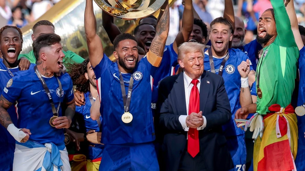 Donald Trump celebra el título con el Chelsea del Mundial de Clubes / FOTO: EFE