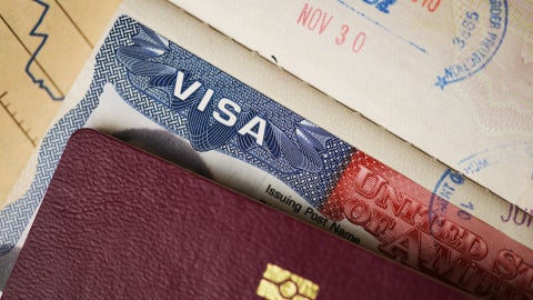 Estados Unidos aumentará el costo de visas - Foto Canva