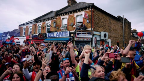 Hinchas del Crystal Palace | Foto: AFP