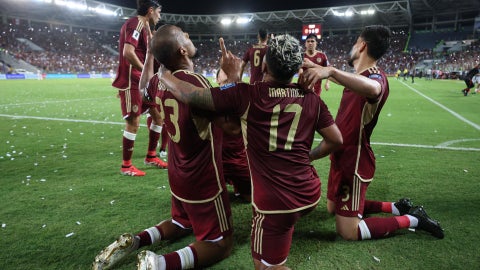 Selección de Venezuela en el juego ante Perú por Eliminatorias - Foto: EFE