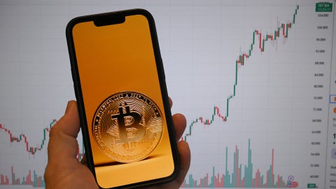 Foto de referencia del Bitcoin (AFP)