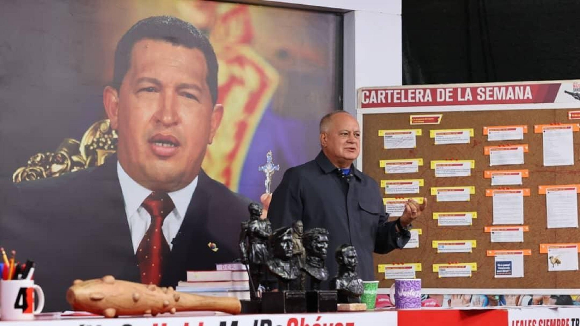 Diosdado Con El Mazo Dando