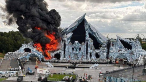 Escenario del Tomorrowland se incendia / FOTO: Captura de pantalla
