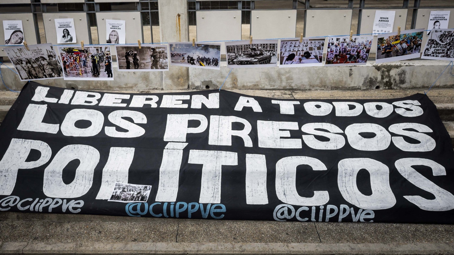 Familias de presos políticos en Venezuela piden por la libertad de sus allegados - Foto: EFE Familias de presos políticos en Venezuela piden por la libertad de sus allegados - Foto: EFE