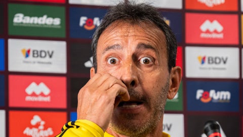 Fernando Batista en rueda de prensa de La Vinotinto - Foto EFE