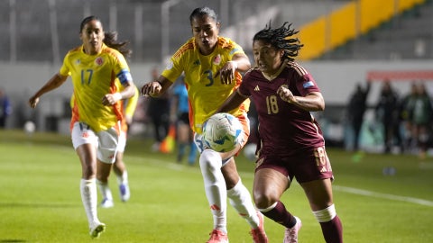 Jugadoras en partido entre Colombia y Venezuela en la Copa América 2025. (EFE)