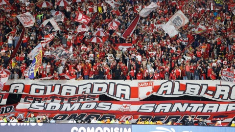 La hinchada Cardenal vuelve a El Campín - Foto: EFE
