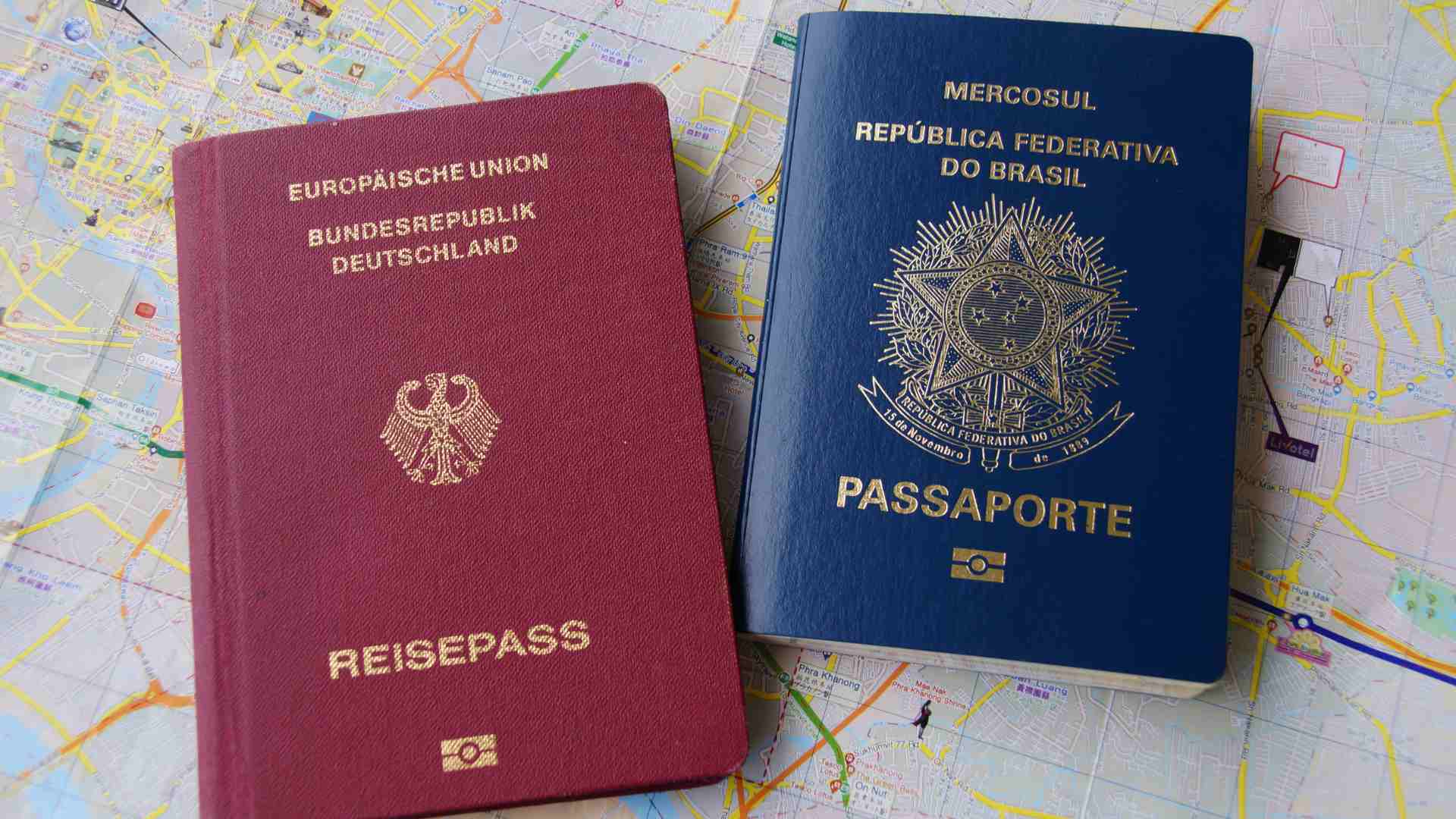 Pasaportes - Foto por Canva Pasaportes - Foto por Canva