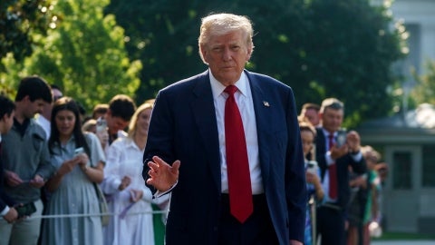 El presidente de Estados Unidos, Donald Trump, antes de partir a Escocia el 25 de julio de 2025. (EFE)