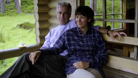 Ghislaine Maxwell y Jeffrey Epstein - AFP