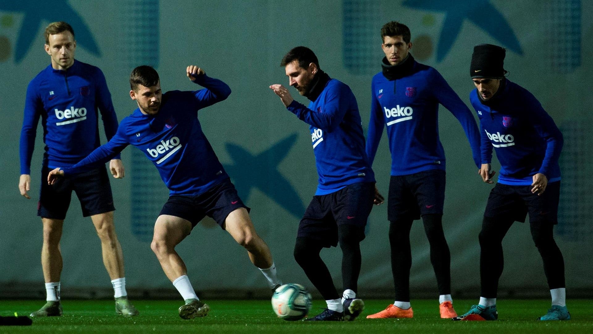 MessiEnElBarcelonaEFE Carles Pérez en el Barcelona con Lionel Messi / FOTO: EFE
