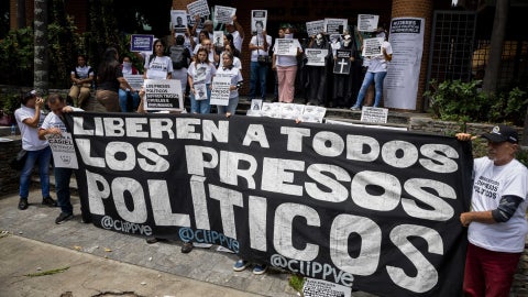 Familiares de presos políticos en Venezuela - Foto: EFE
