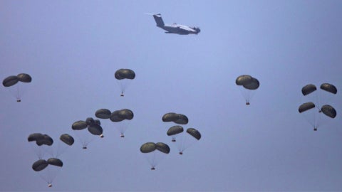 Envío aéreo de ayuda humanitaria a Gaza - Foto EFE