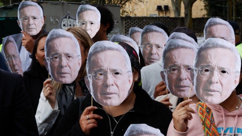 Simpatizantes de Álvaro Uribe Vélez | Foto: EFE