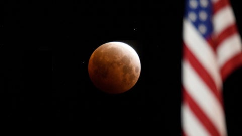 Bandera de Estados Unidos y la Luna - Foto AFP