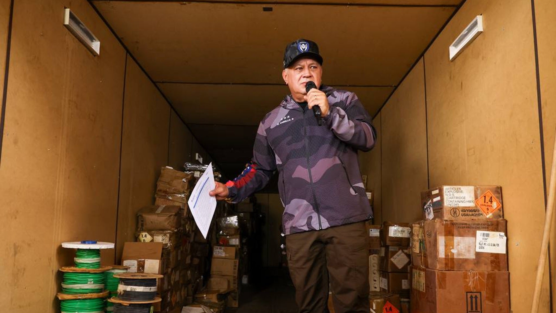 diosdadocabello-explosivos1 Diosdado Cabello en la rueda de prensa sobre supuestos explosivos