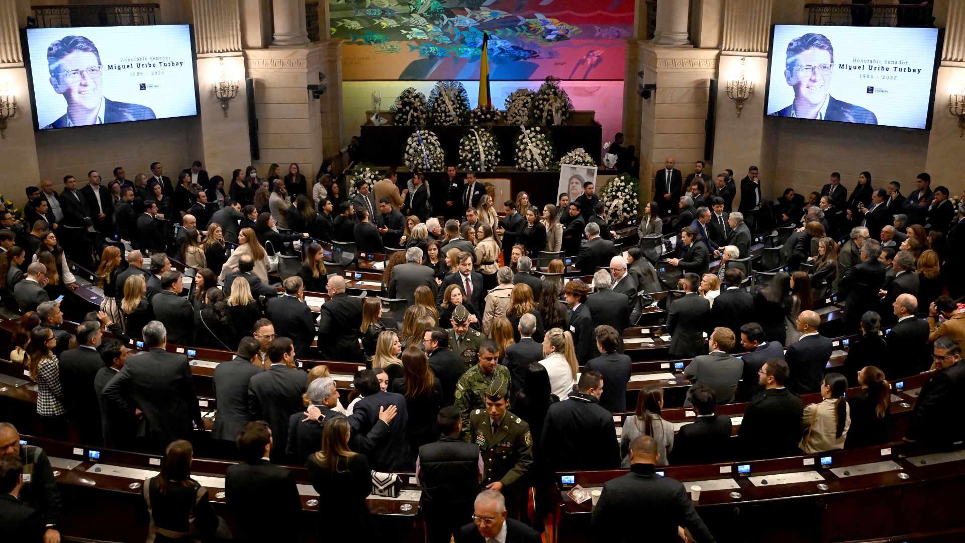 Funeral de Estado de Miguel Uribe en el Congreso de Bogotá - Foto AFP Funeral de Estado de Miguel Uribe en el Congreso de Bogotá - Foto AFP