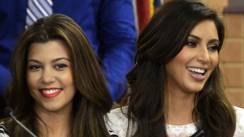 Kourtney y Kim Kardashian | Foto: EFE