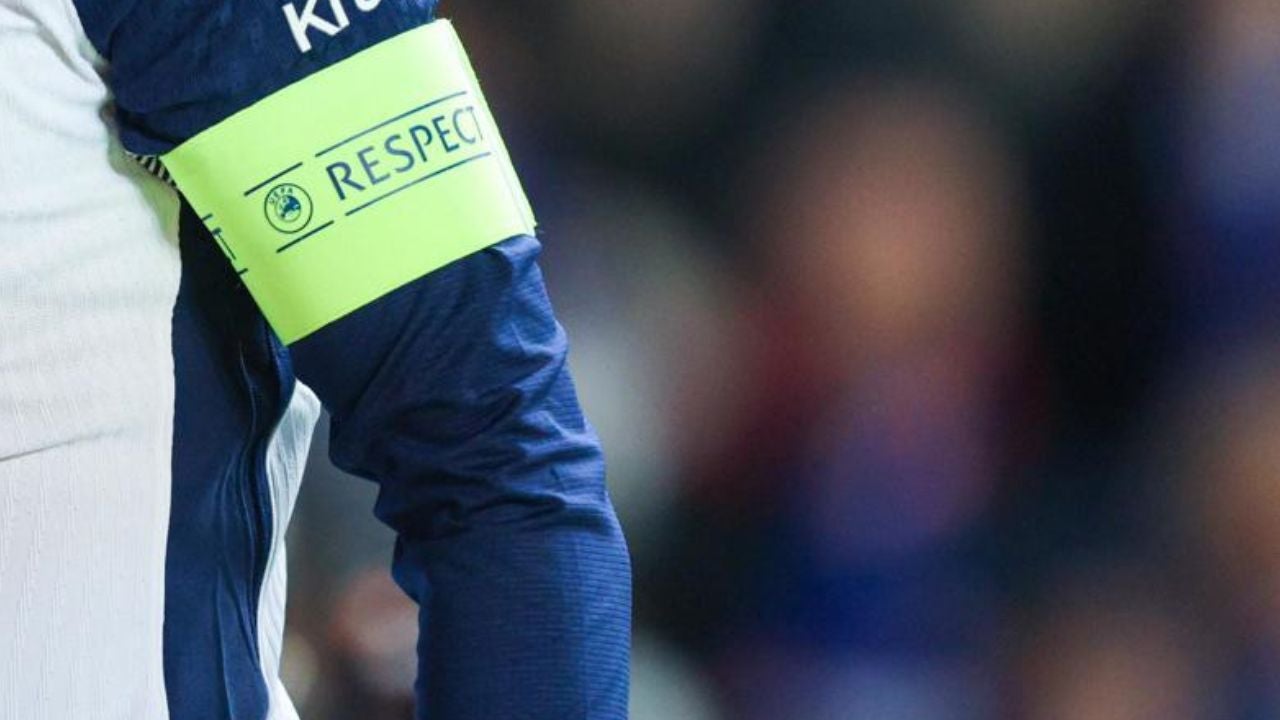 Banda de capitán de la UEFA - Foto EFE