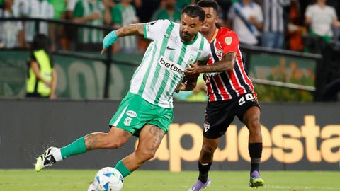 Edwin Cardona hace frente a las críticas luego de errar dos penales ante São Paulo - Foto: EFE