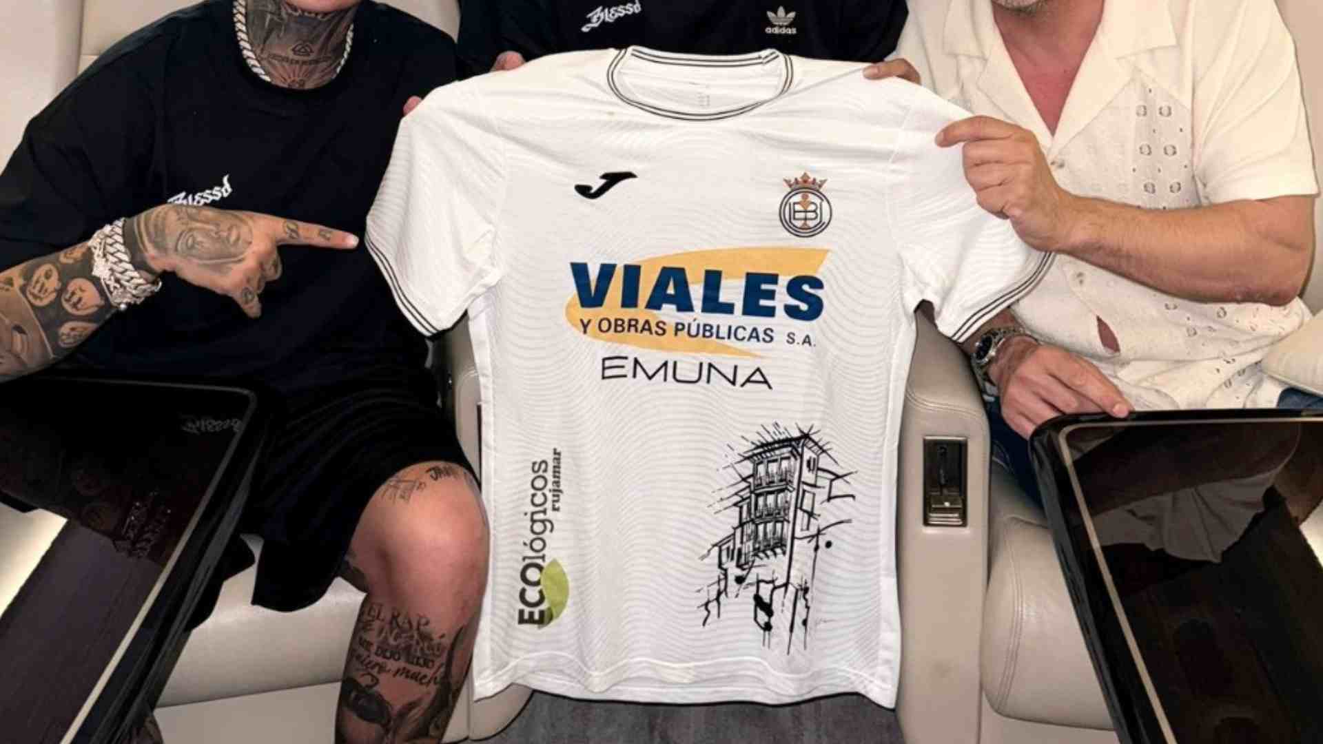 Cantante colombiano Blessd crea alianza con equipo español - Foto por Unión Balompédica Conquense